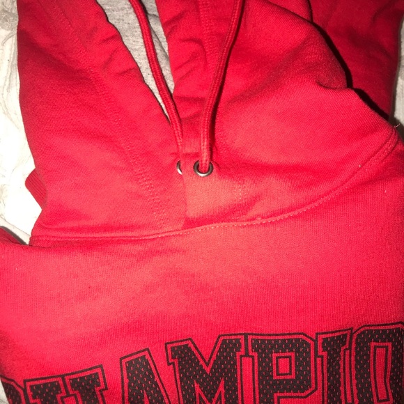 Red champion hoodie - Picture 2 of 3